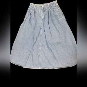 LIZ WEAR Vintage 100% cotton Denim Pleated A-Line Skirt 28 Waist